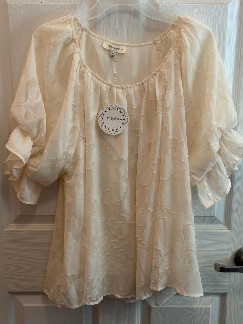 Umgee Ivory Textured Puff-Sleeve Blouse